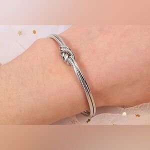 Gorgeous Neiman Marcus Silver Knot Cuff bracelet